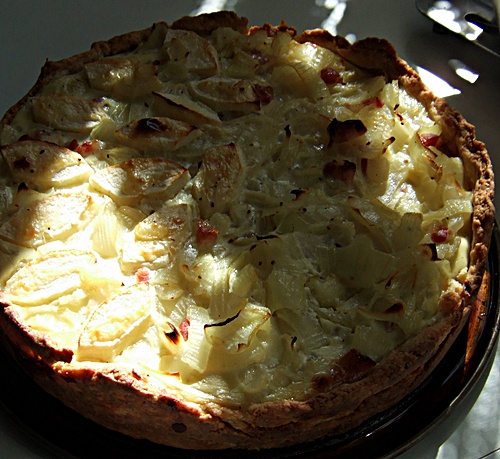 Zwiebelkuchen im letzten Sommersonnenschein