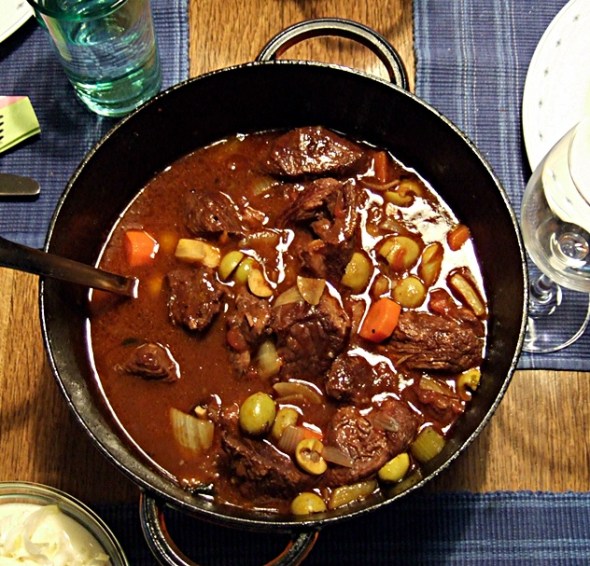 Rotwein-Rindfleisch à la Dumaine