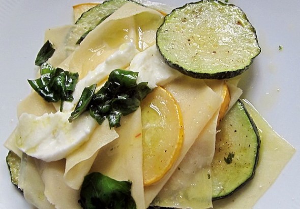 lasagne_zucchine Lasagna aperta con zucchine e mozzarella di bufala