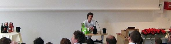 Cordula Eich macht Werbung: Für ihr Buch und für Discounter-Weine