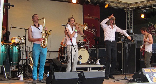 jb_paschulke Herr Paschulke heizt ein.